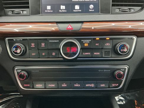 Used 2018 Kia Cadenza Premium FWD image 35