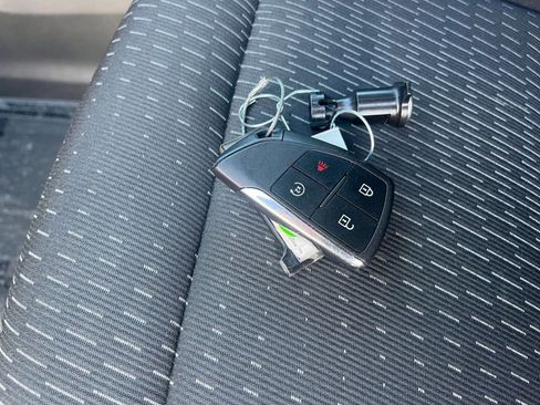 Used 2025 Chevrolet Equinox LT FWD image 21