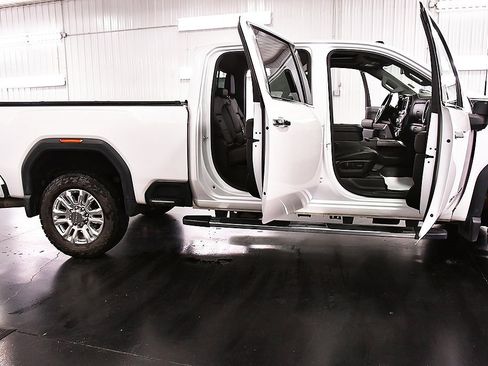 Used 2022 GMC Sierra 3500 Denali image 33