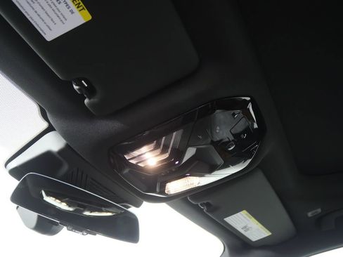 New 2026 BMW i5 eDrive40 w/ M Sport Package image 18