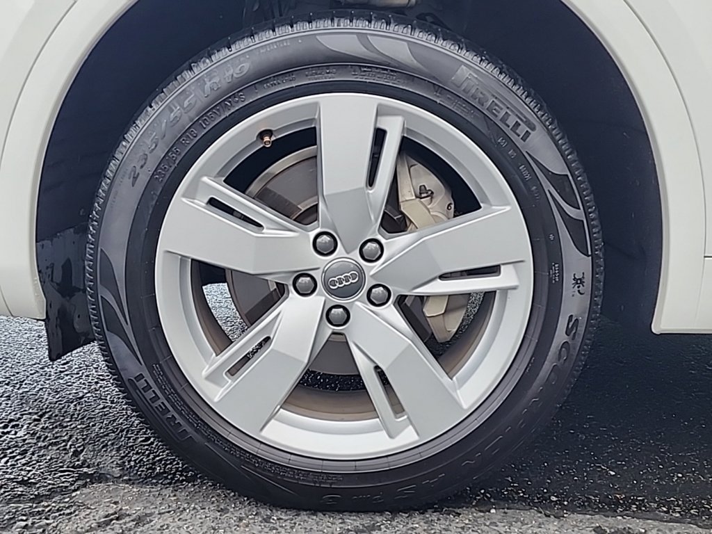 Used 2019 Audi Q5 2.0T Premium w/ Convenience Package AWD/4WD image 28