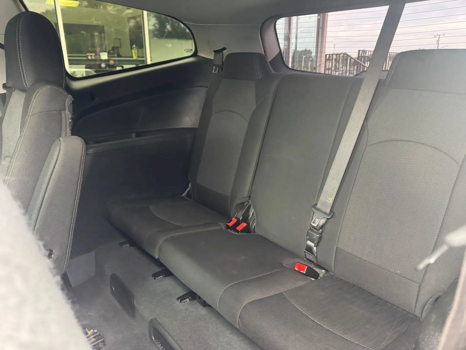 Used 2017 Chevrolet Traverse LT FWD image 12