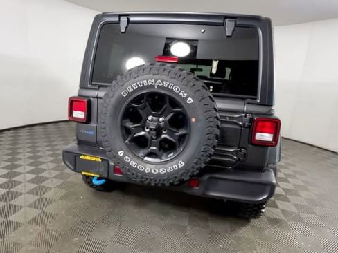 Used 2023 Jeep Wrangler Unlimited w/ Cold Weather Group AWD/4WD image 7