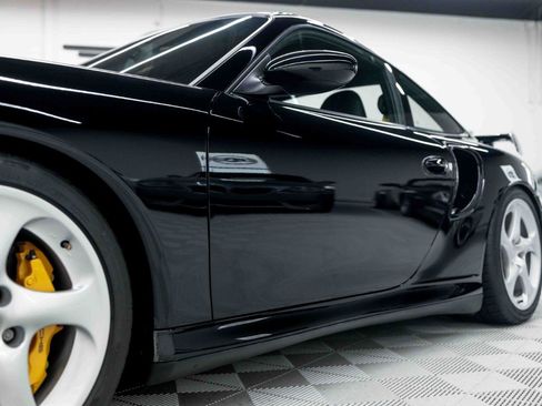 Used 2002 Porsche 911 GT2 RWD image 35