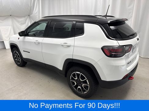 Used 2024 Jeep Compass Trailhawk w/ Trailhawk Elite Group AWD/4WD image 4