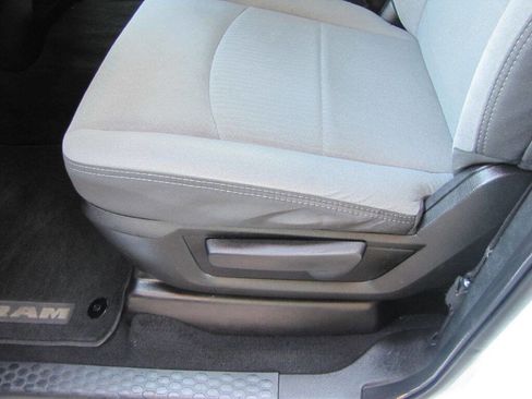 Used 2022 RAM 2500 Big Horn AWD/4WD image 14