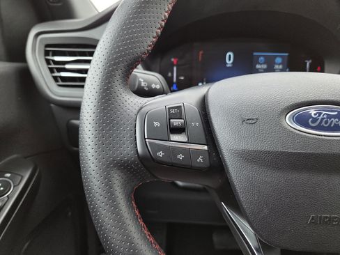 Used 2025 Ford Escape ST-Line FWD image 39