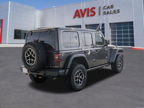 Used 2025 Jeep Wrangler Unlimited Rubicon AWD/4WD image 6