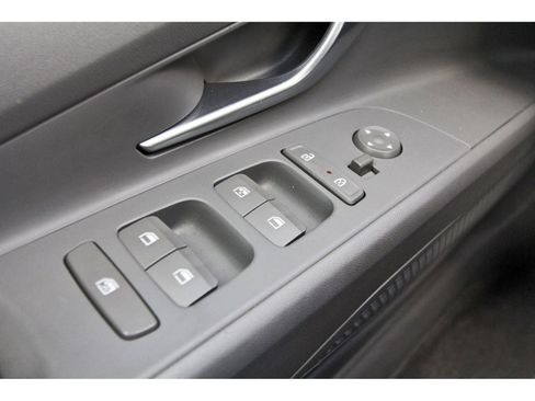 Used 2023 Hyundai Elantra SEL w/ Convenience Package image 21