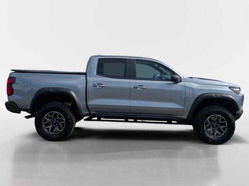 Used 2024 Chevrolet Colorado ZR2 w/ Technology Package AWD/4WD image 3