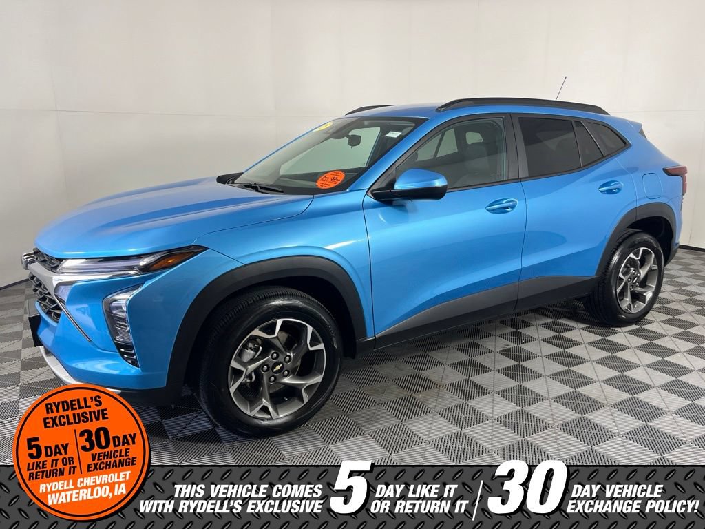 Used 2025 Chevrolet Trax LT w/ LT Convenience Package FWD image 16