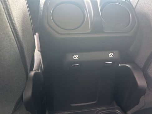 Used 2024 Jeep Gladiator Sport image 40