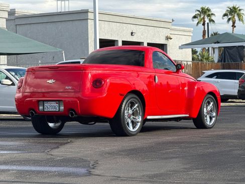 Used 2004 Chevrolet SSR w/ Preferred Equipment Group image 3