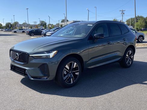 New 2026 Volvo XC60 B5 Core w/ Climate Package image 3