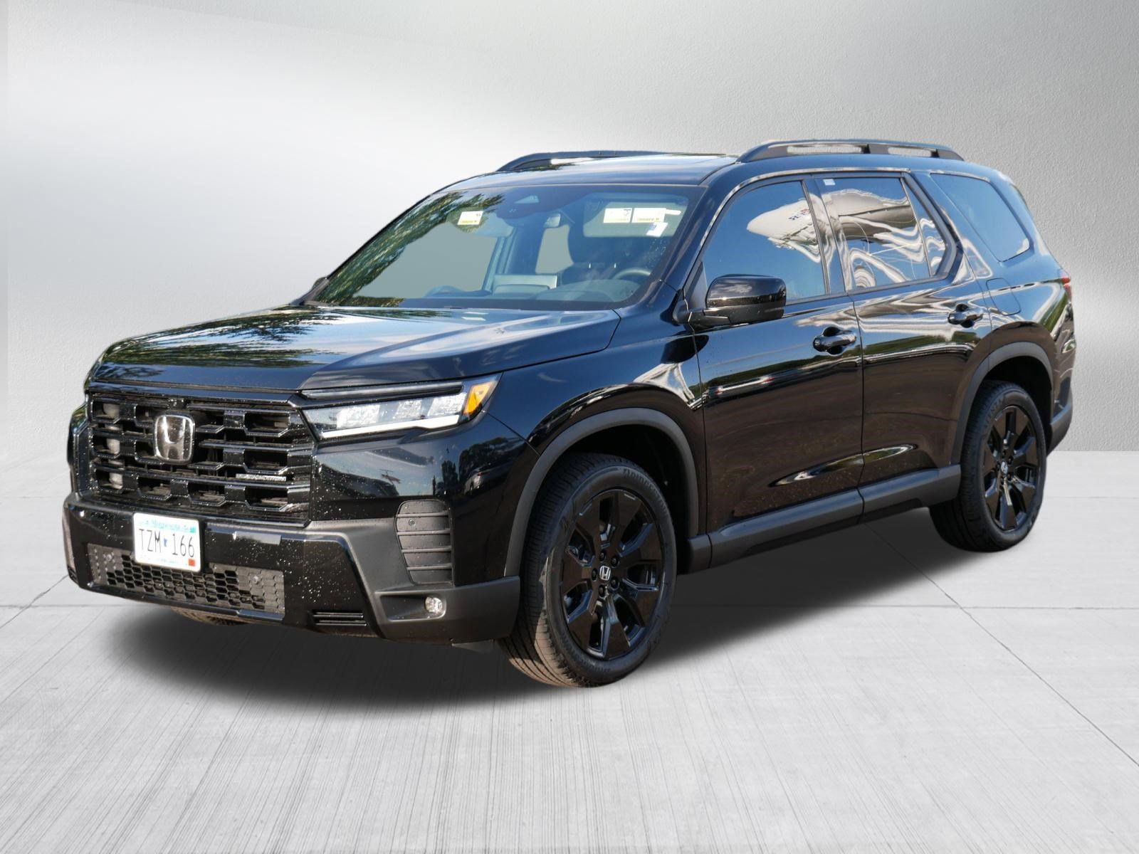 Certified 2026 Honda Pilot Black Edition image 3