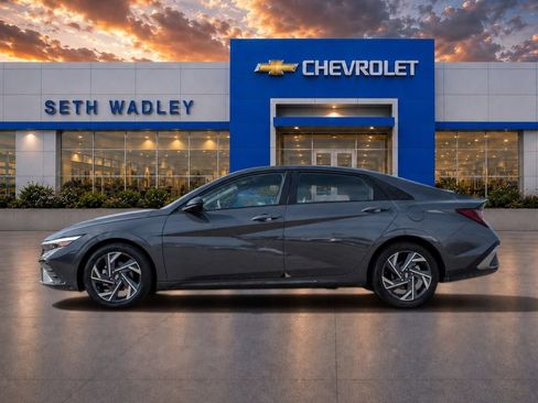 Used 2025 Hyundai Elantra Sport FWD image 4