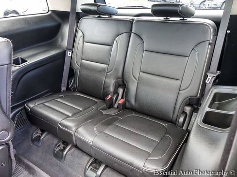 Used 2023 GMC Acadia Denali w/ Denali Technology Package FWD image 12