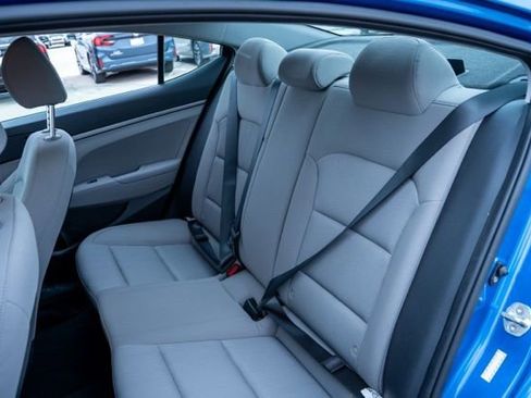 Used 2018 Hyundai Elantra SE image 16