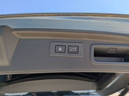 Used 2021 Subaru Forester Premium AWD/4WD image 14