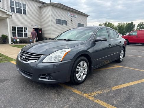 Used 2011 Nissan Altima 2.5 SL w/ 2.5SL Pkg FWD image 2