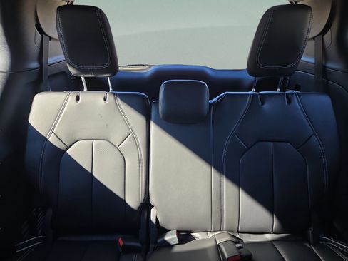 New 2026 Chrysler Voyager LX image 21