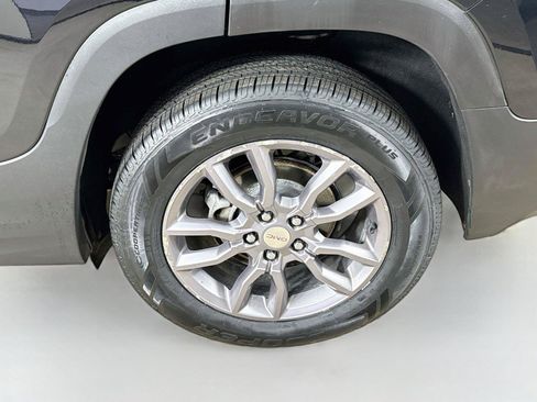 Used 2023 GMC Terrain SLT AWD/4WD image 30