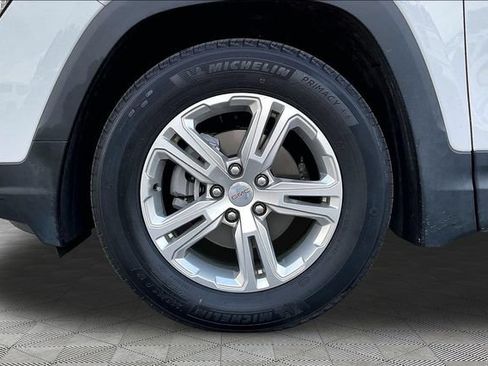 Used 2022 GMC Terrain SLE w/ Driver Convenience Package FWD image 19