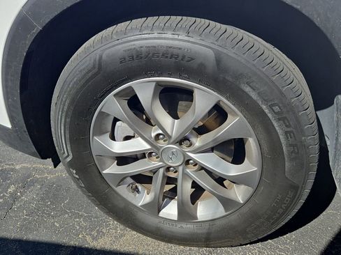Used 2020 Hyundai Santa Fe SE w/ Cargo Package FWD image 4