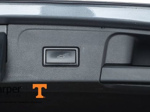 Used 2018 Volkswagen Atlas SEL AWD/4WD image 30