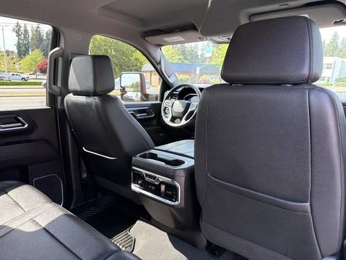 Used 2024 Chevrolet Silverado 2500 LTZ w/ LTZ Convenience Package AWD/4WD image 30