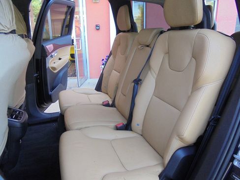 Used 2016 Volvo XC90 T6 Momentum AWD/4WD image 12
