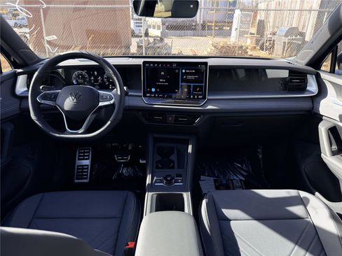 New 2026 Volkswagen Tiguan SE R-Line AWD/4WD image 18