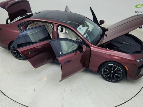 Used 2024 BMW i7 eDrive50 w/ M Sport Package RWD image 84