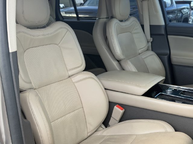 Used 2021 Lincoln Aviator Grand Touring w/ Equipment Group 302A AWD/4WD image 19