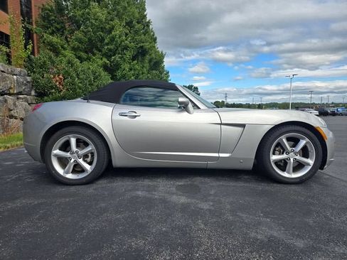 Used 2009 Saturn Sky w/ Premium Trim Package RWD image 2