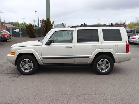 Used 2007 Jeep Commander Sport image 8