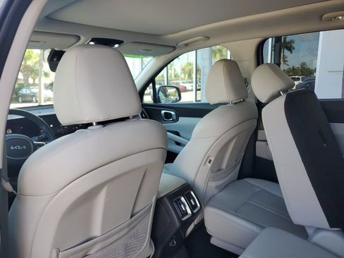 Used 2025 Kia Sorento S w/ Panoramic Sunroof Package FWD image 10