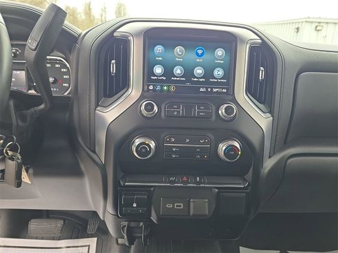 Used 2023 GMC Sierra 2500 SLE w/ Remote Start Package image 19