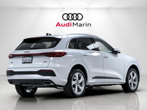 Certified 2025 Audi Q5 Premium Plus w/ Premium Plus AWD/4WD image 5