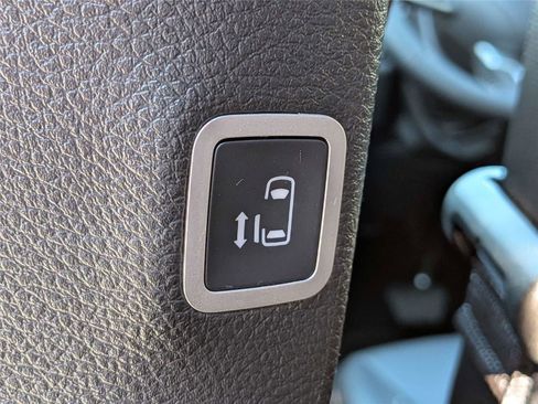 New 2026 Chrysler Voyager LX image 16