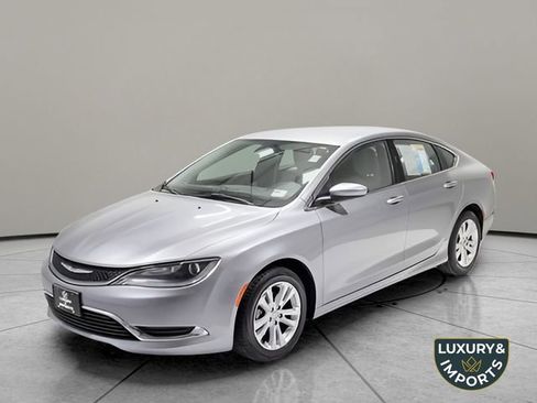 Used 2016 Chrysler 200 Limited image 10