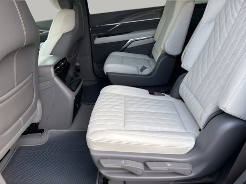 New 2025 Cadillac Escalade IQ Sport 1 w/ LPO, ONYX Package AWD/4WD image 35