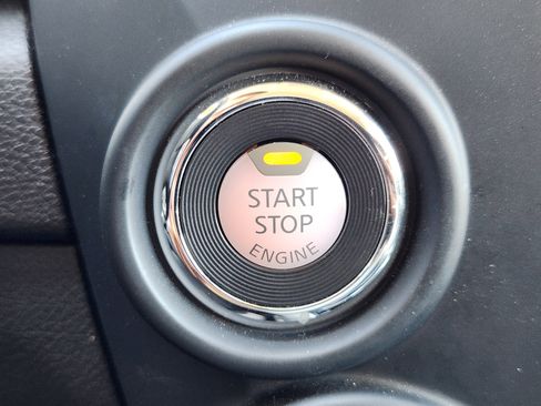 Used 2024 Nissan Titan SV w/ SV Convenience Package image 20