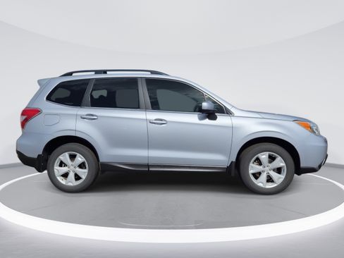 Used 2016 Subaru Forester 2.5i Limited AWD/4WD image 4