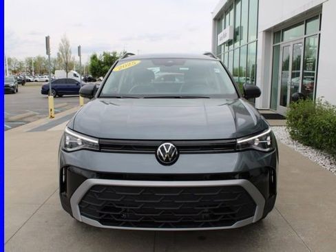 Used 2025 Volkswagen Taos S AWD/4WD image 2