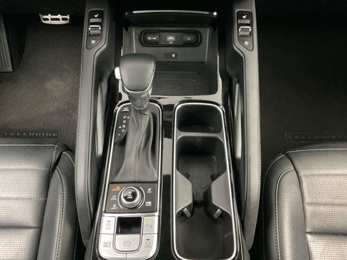 Used 2022 Kia Telluride SX w/ SX Prestige Package image 22