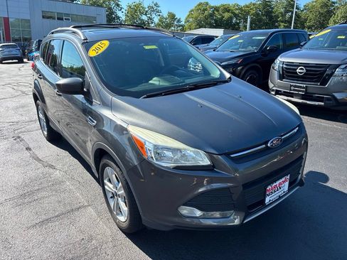 Used 2015 Ford Escape SE w/ Equipment Group 201A AWD/4WD image 2