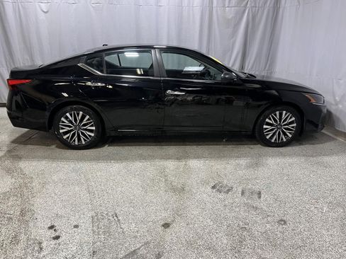 Used 2024 Nissan Altima 2.5 SV FWD image 5