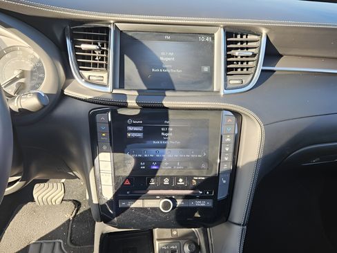 Used 2023 INFINITI QX50 Luxe FWD image 18