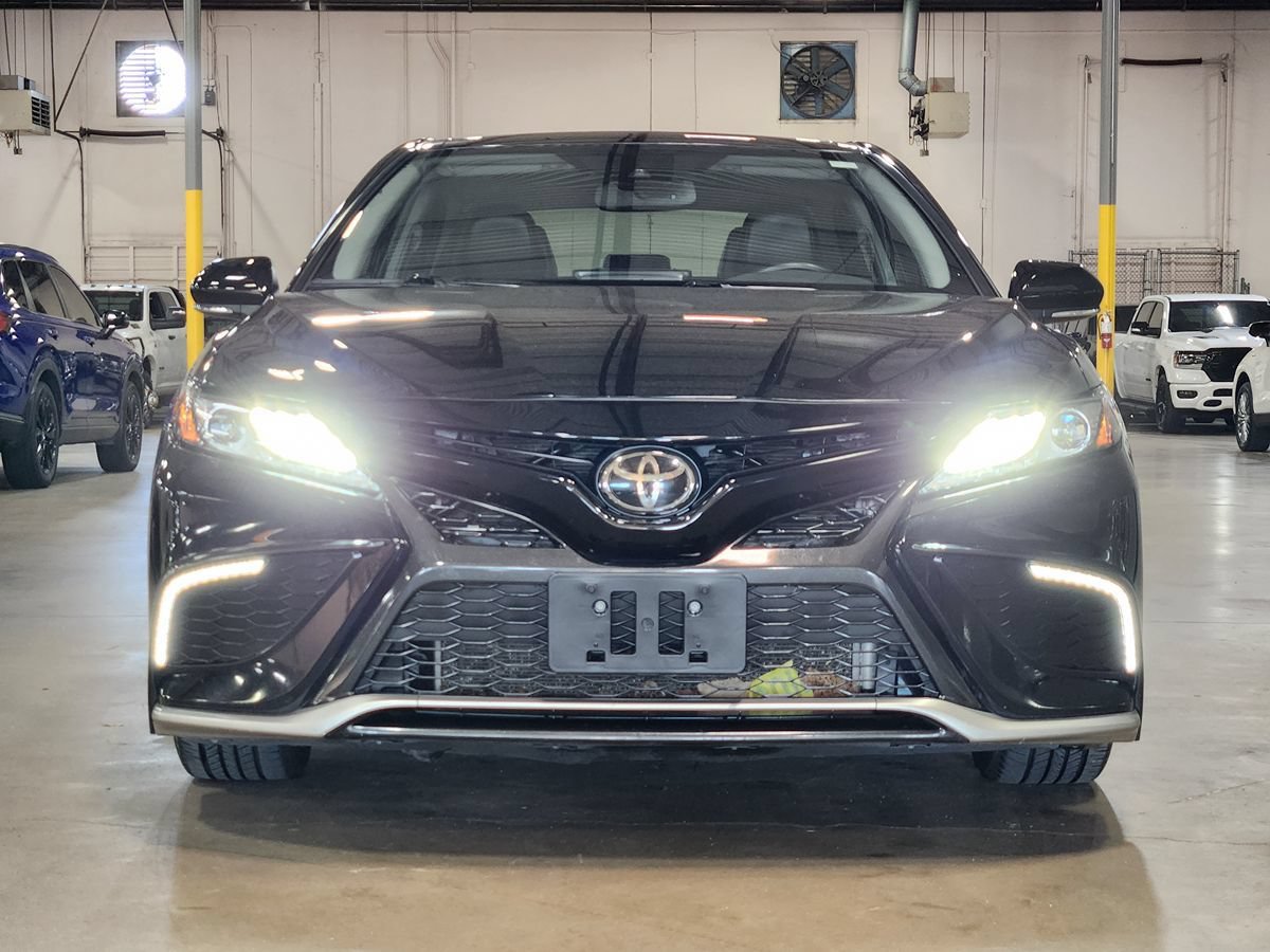 Used 2024 Toyota Camry XSE FWD image 2